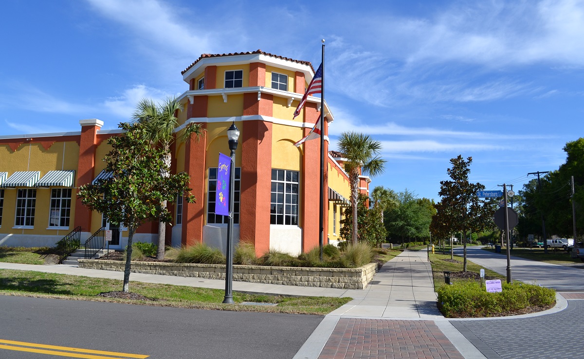 corner of dartmouth street and st petersburg drive